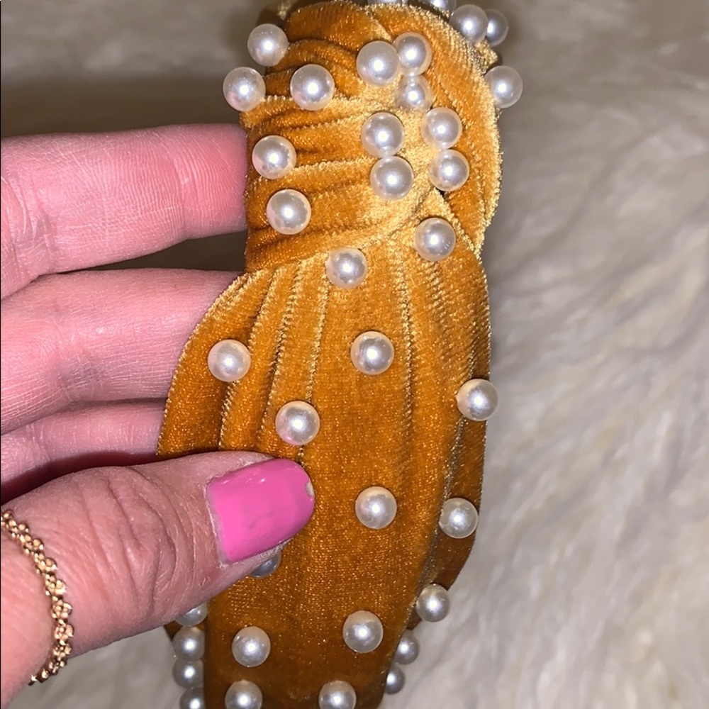 Turban headband with pearls - Picture 3 of 3